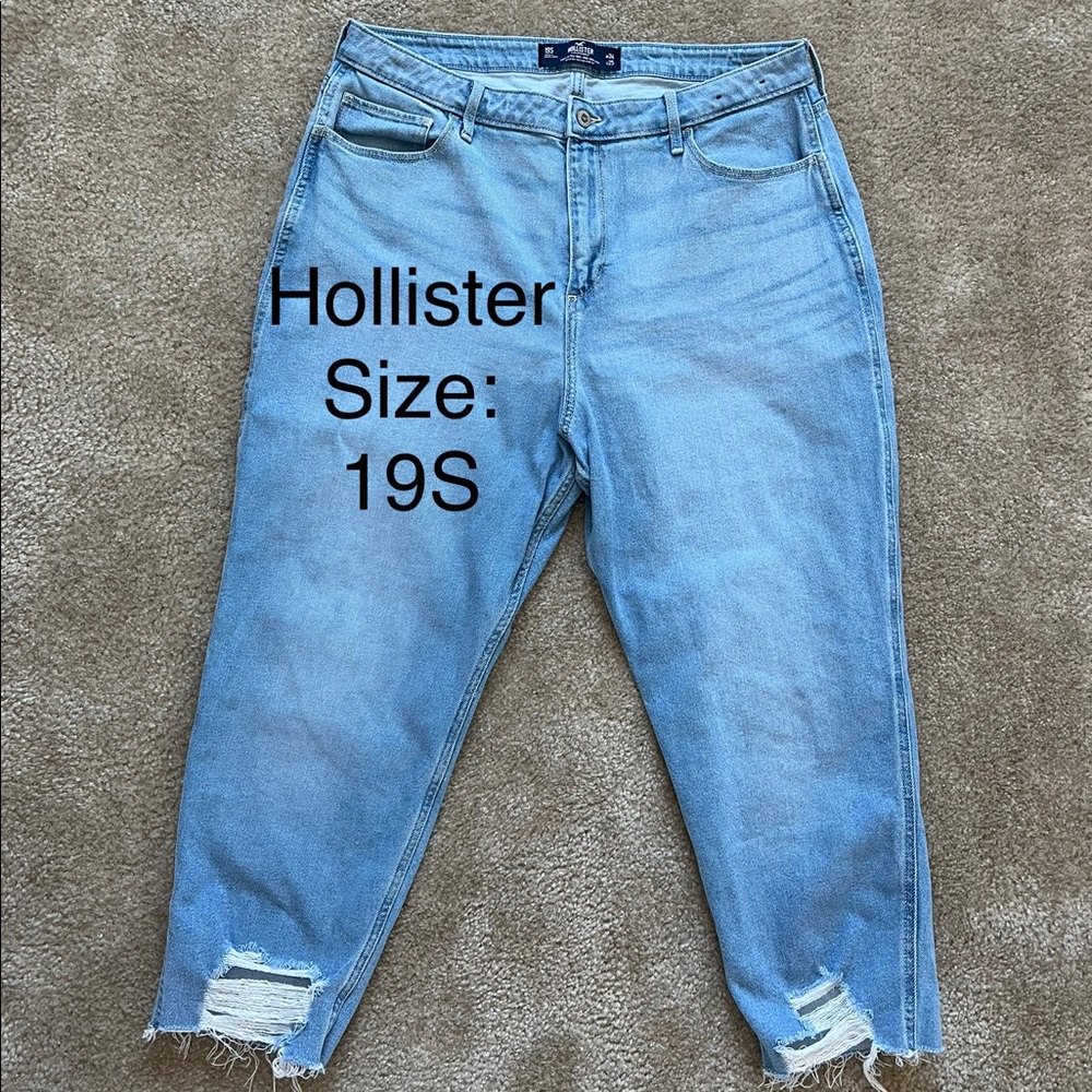 Hollister Crop Ultra High Rise Mom Jeans